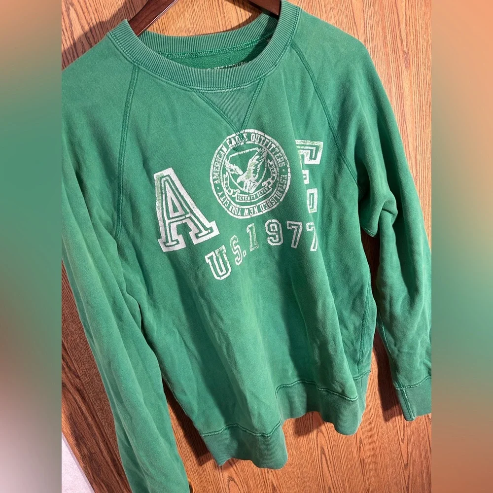 AEO Vintage Graphic Crewneck Sweatshirt - Picture 2 of 4